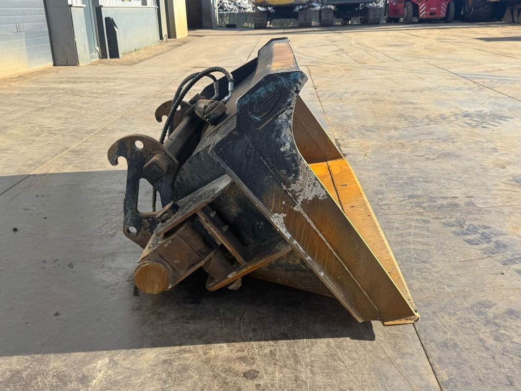 [Other] ZFE Side-Tilting bucket for CAT 908 SW