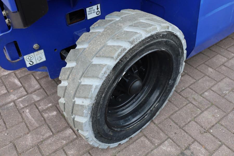 JLG M3369 Hybrid, 12m Working Height, 450kg Capacity,