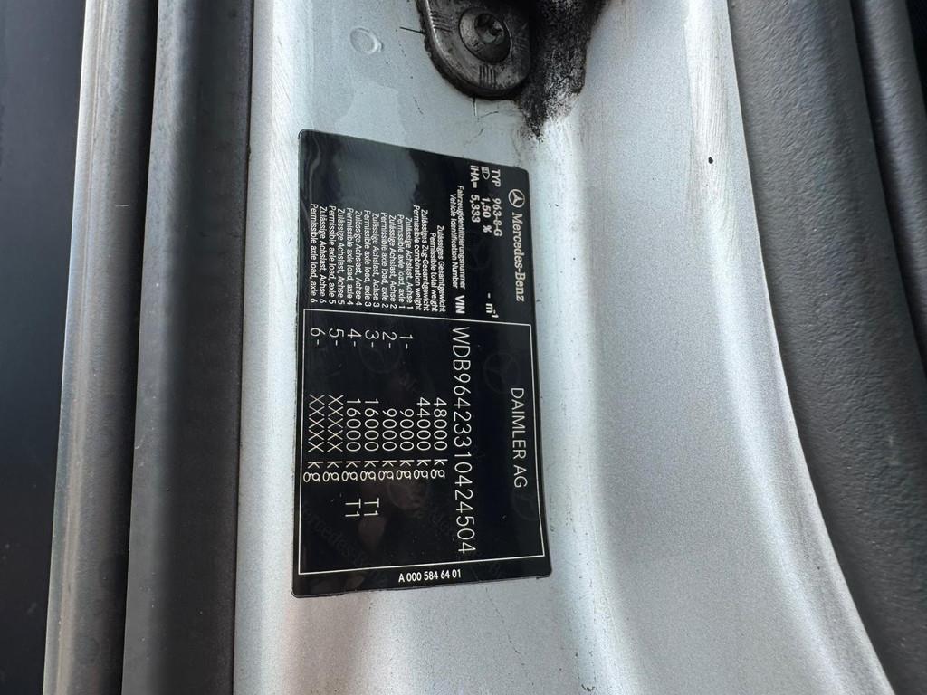 Mercedes-Benz Arocs 4848 8x8 tipper