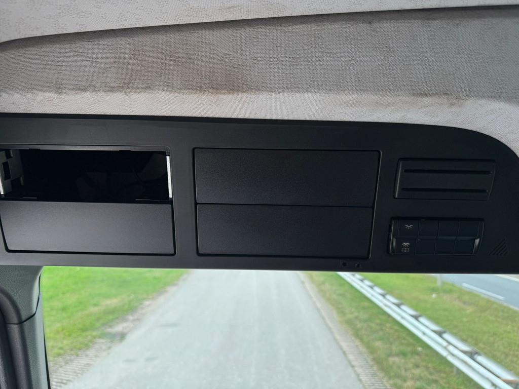 Mercedes-Benz Arocs 4848 8x8 tipper