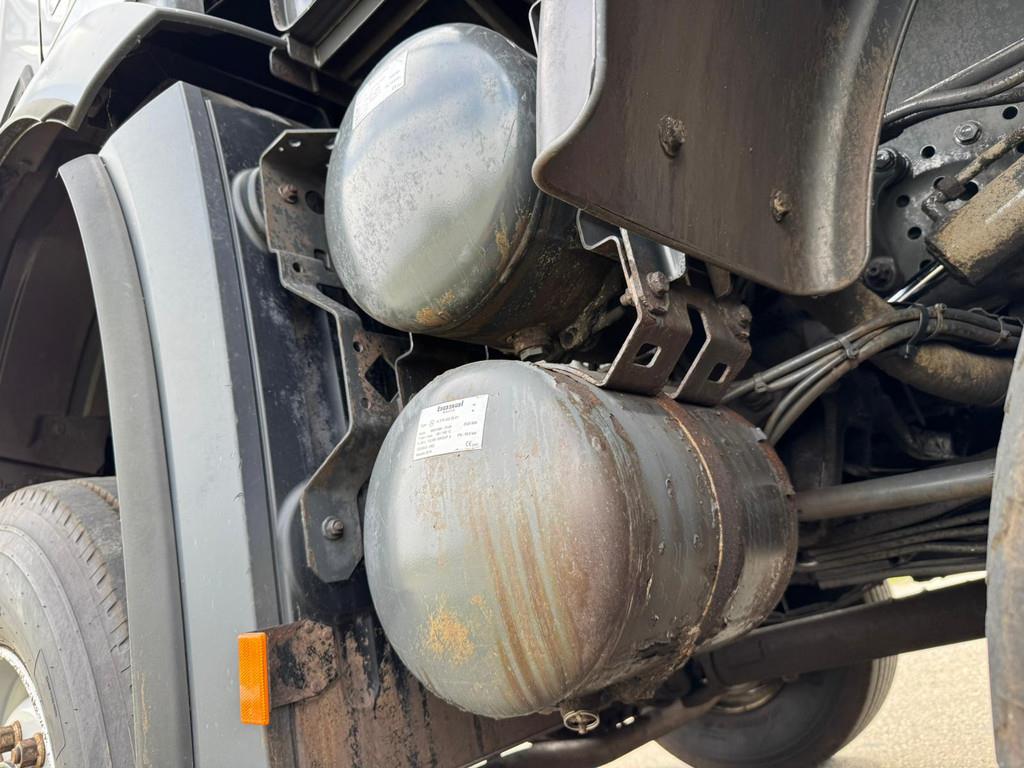 Mercedes-Benz Arocs 4848 8x8 tipper