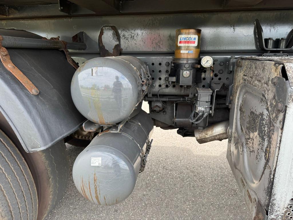 Mercedes-Benz Arocs 4848 8x8 tipper