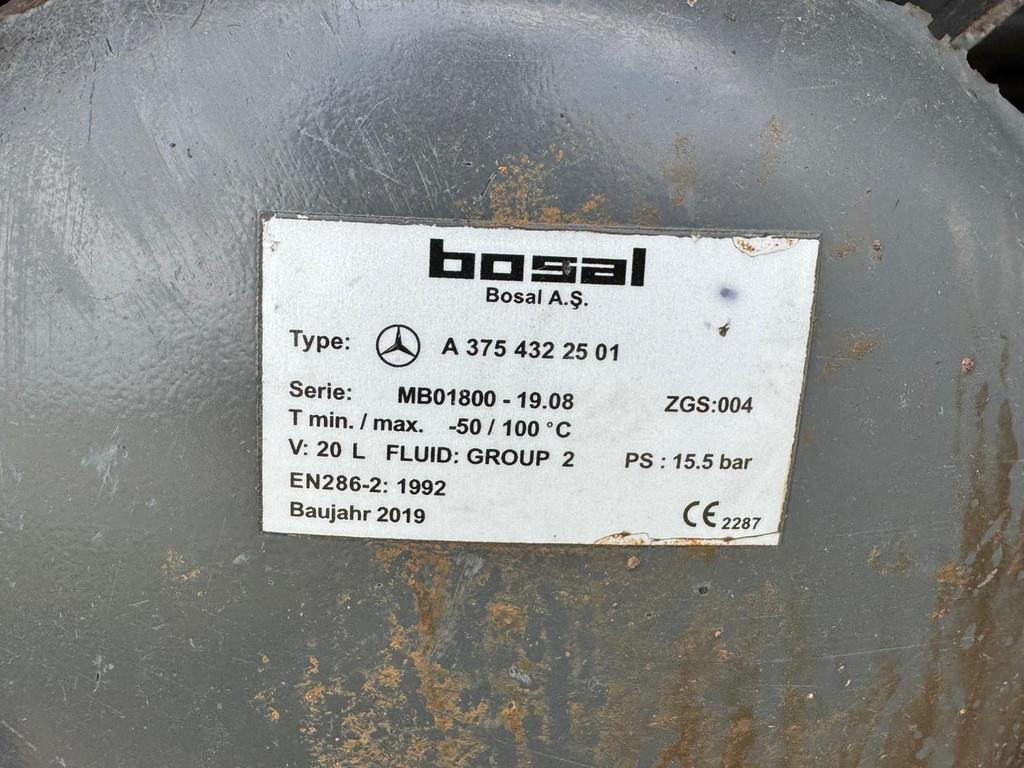 Mercedes-Benz Arocs 4848 8x8 tipper