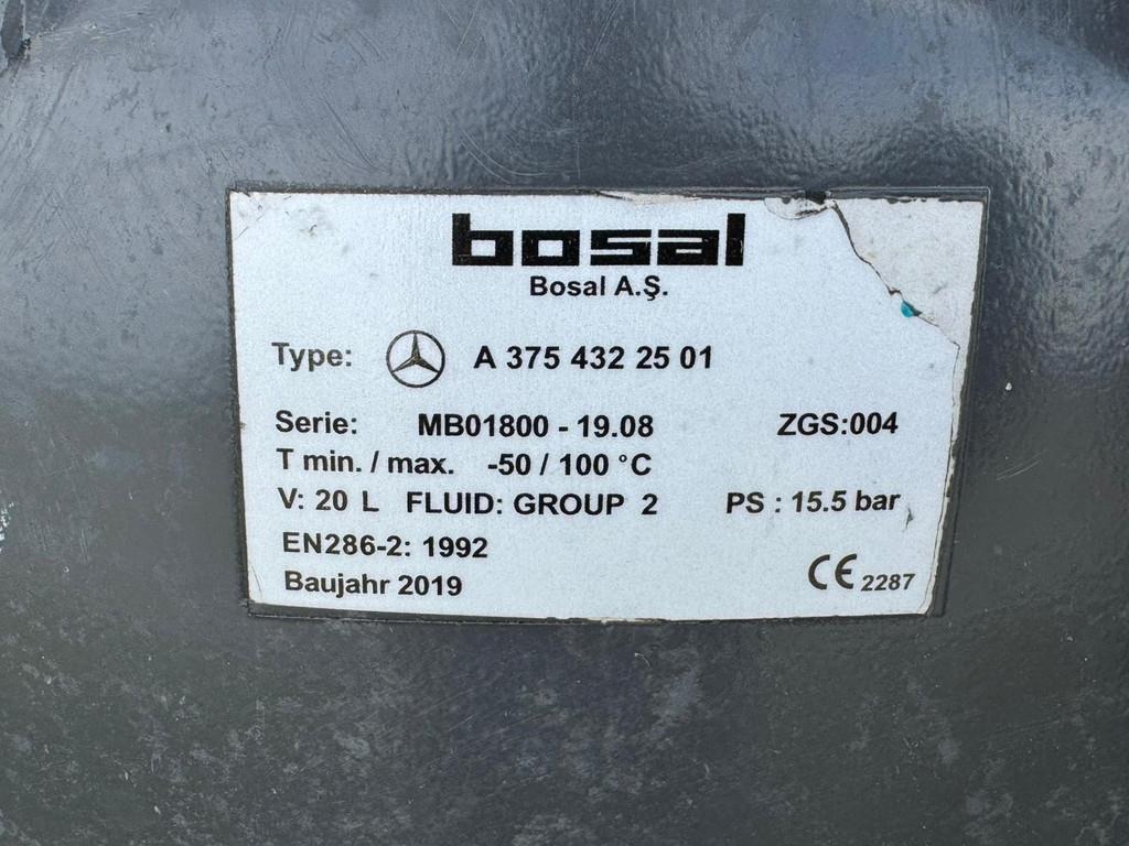 Mercedes-Benz Arocs 4848 8x8 tipper