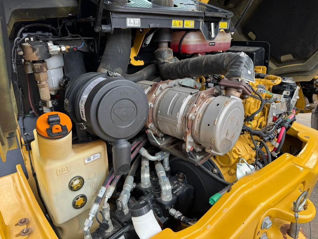 CAT 908M