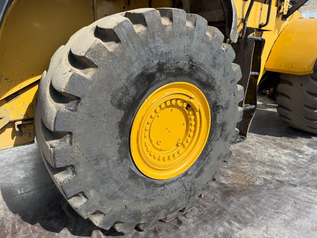 CAT 980M - Central Greasing / Backup Camera