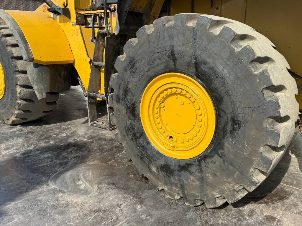 CAT 980M - Central Greasing / Backup Camera