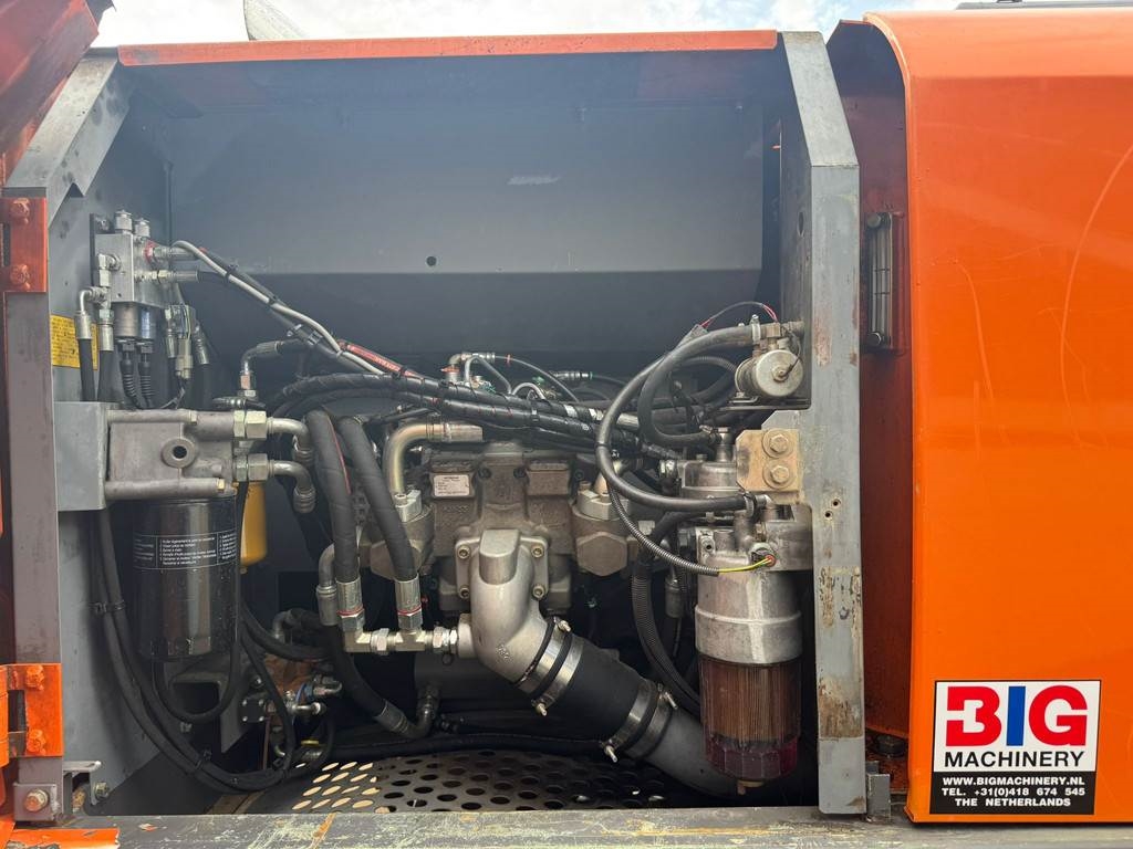 Hitachi ZX210LC-3