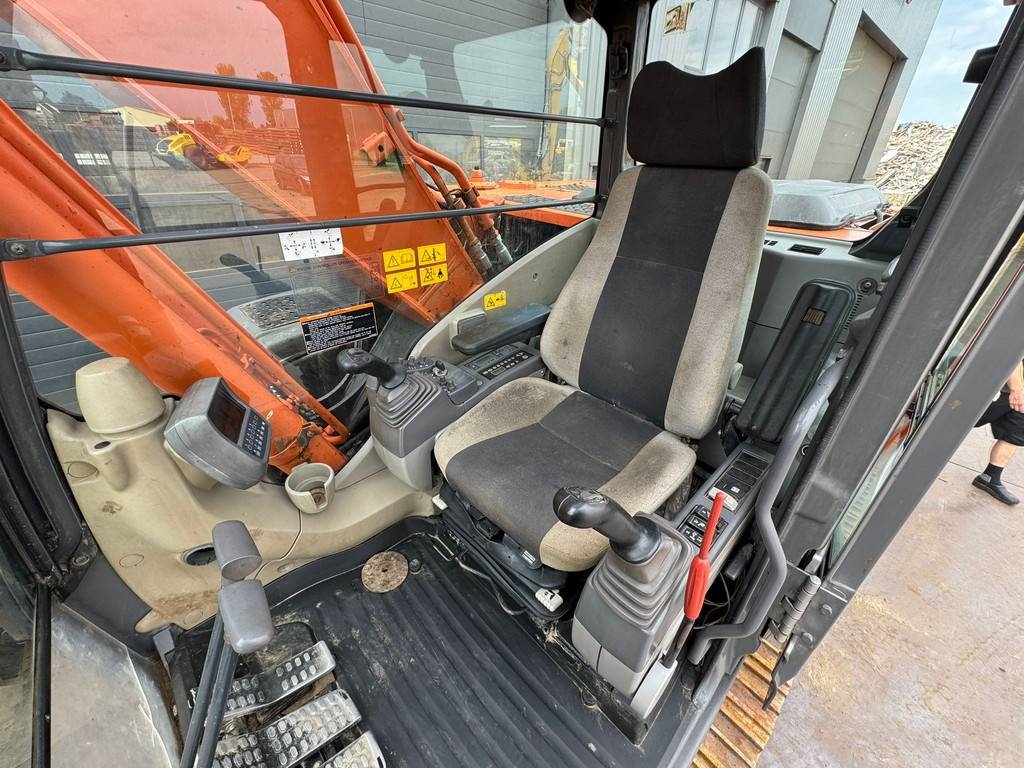 Hitachi ZX210LC-3
