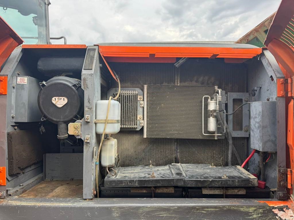Hitachi ZX210LC-3