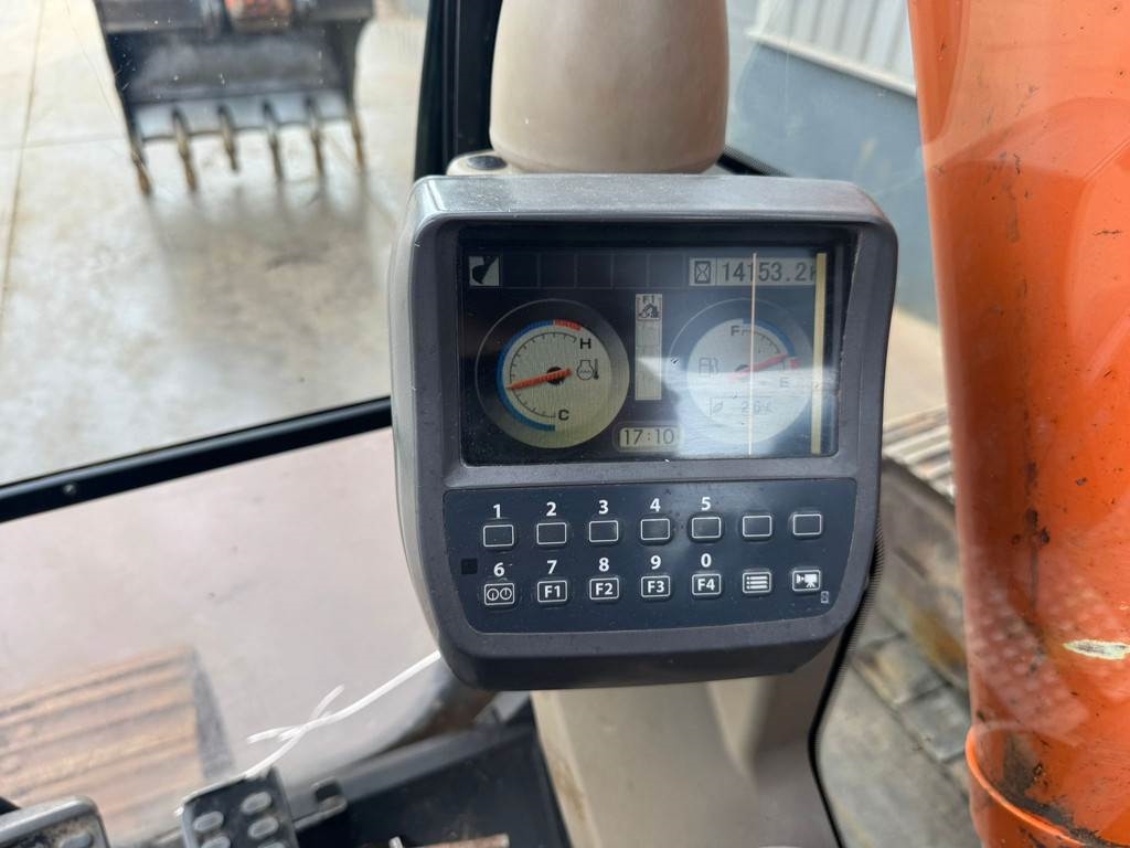 Hitachi ZX210LC-3