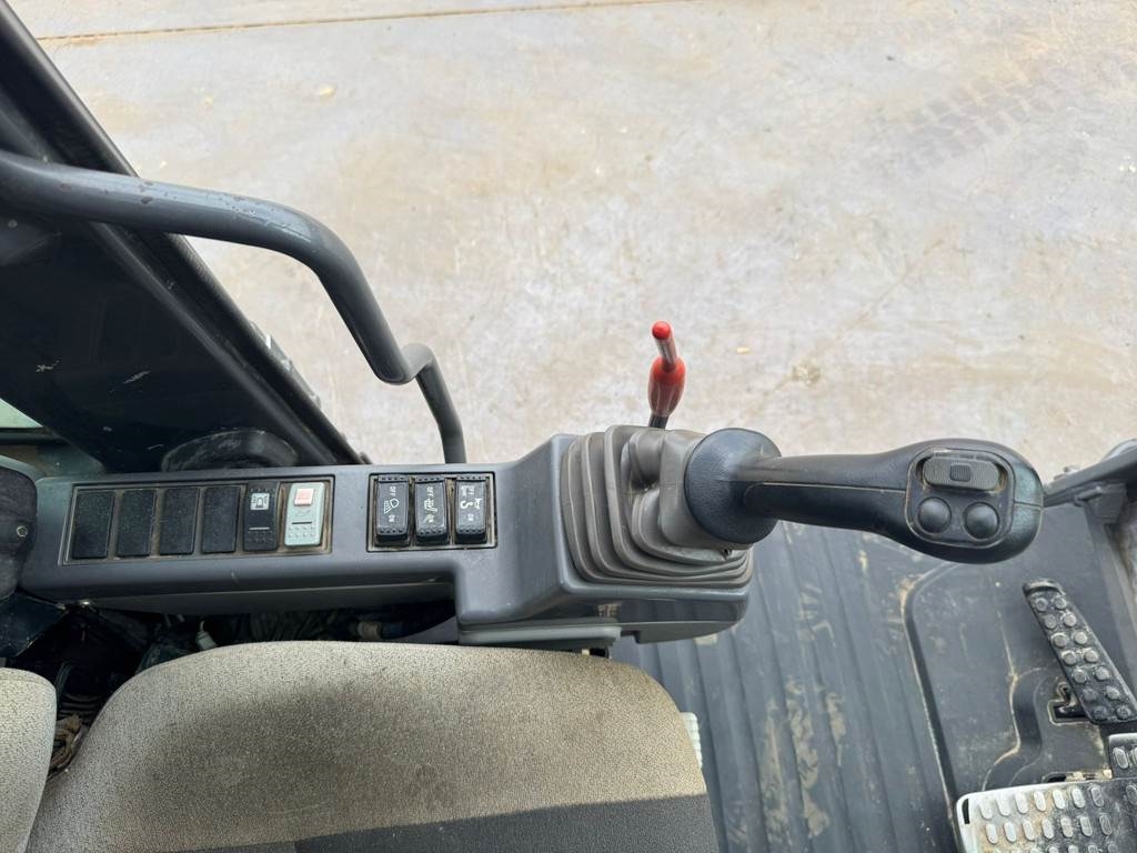 Hitachi ZX210LC-3