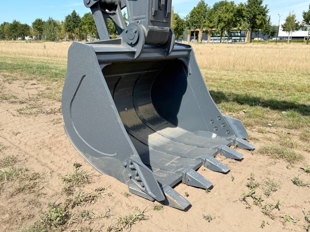 Hyundai R340L Smart - New / Unused / Hammer Lines