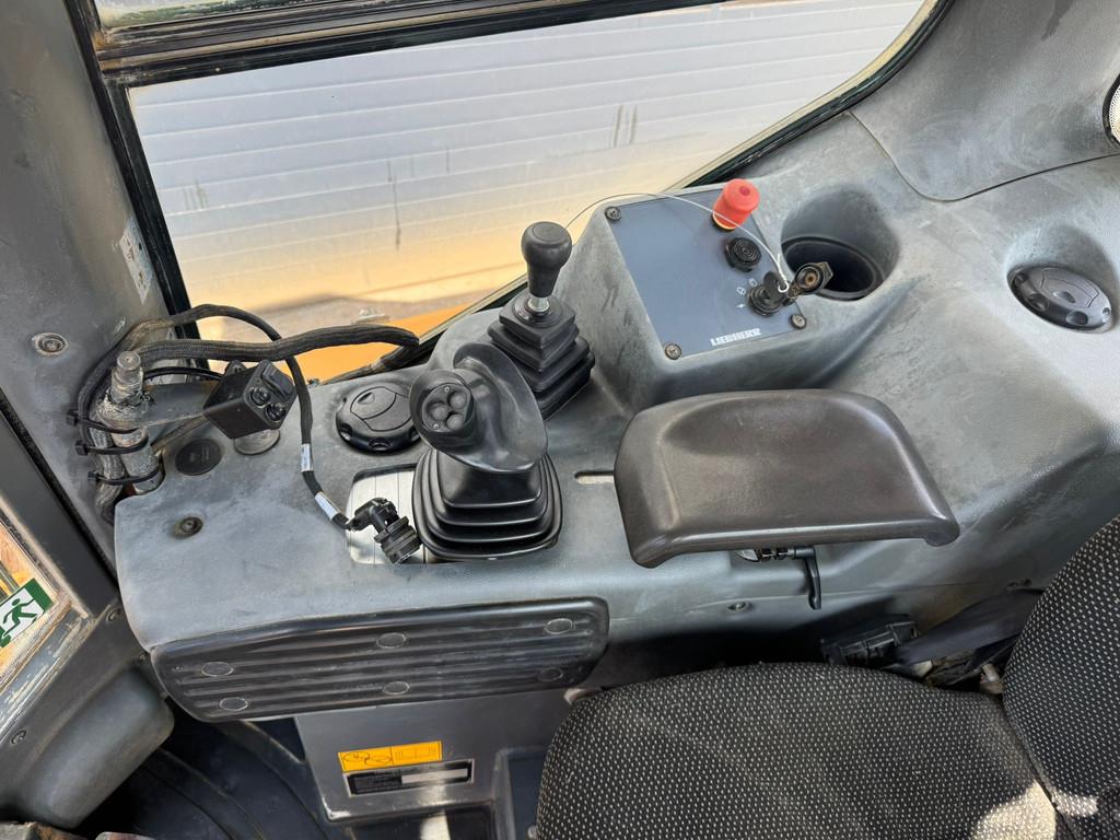 Liebherr PR736 LGP | PAT Blade