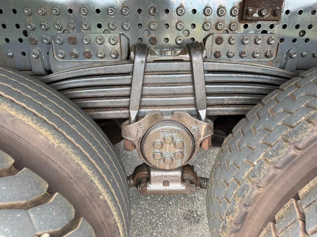 Mercedes-Benz Arocs 4848 8x8 tipper