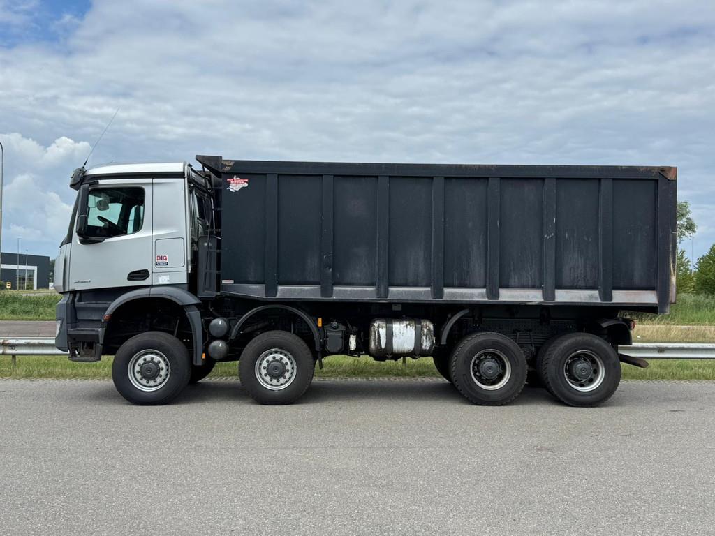 Mercedes-Benz Arocs 4848 8x8 tipper