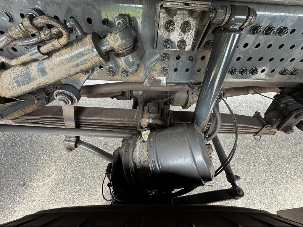 Mercedes-Benz Arocs 4848 8x8 tipper