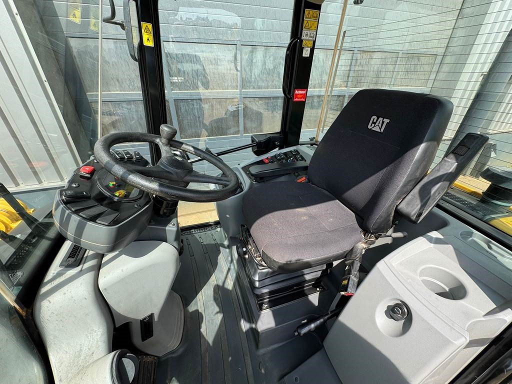 CAT 908M