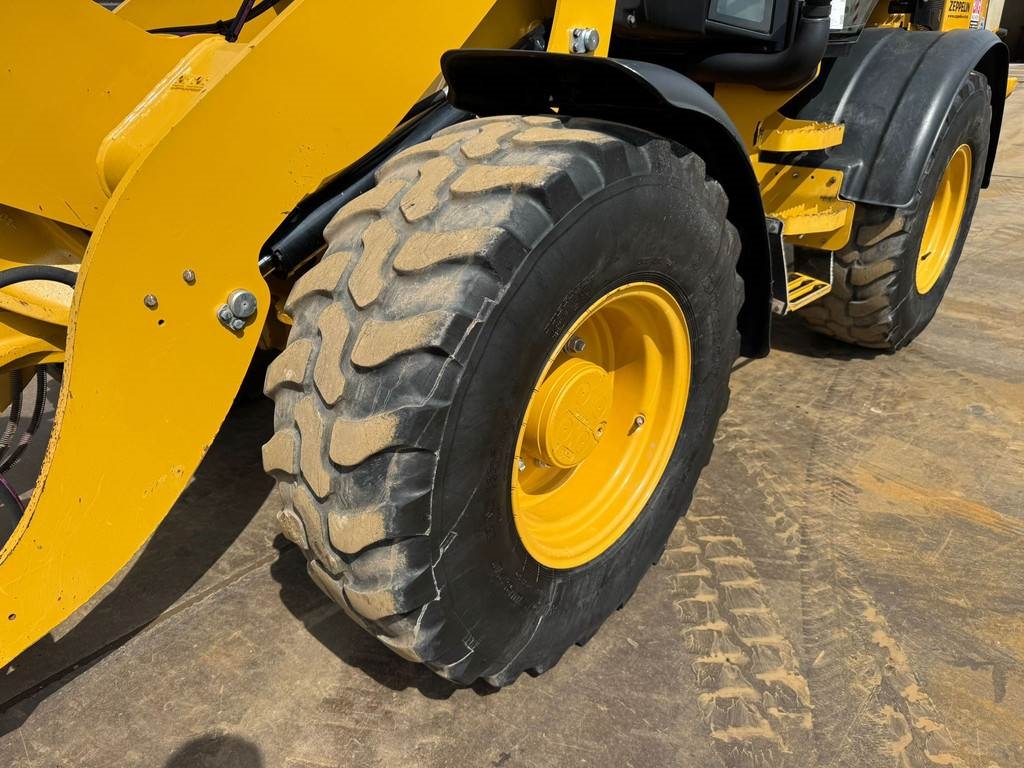 CAT 908M