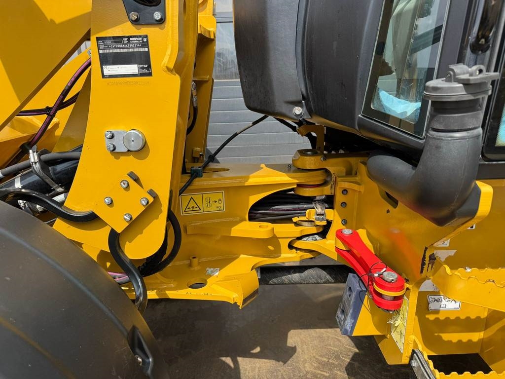 CAT 908M
