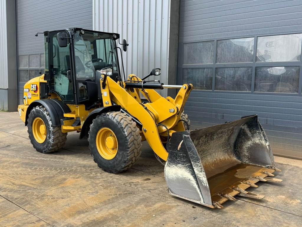CAT 908M