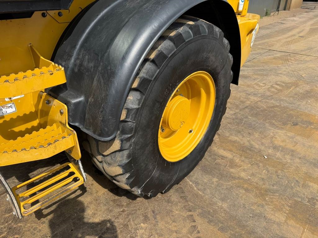 CAT 908M