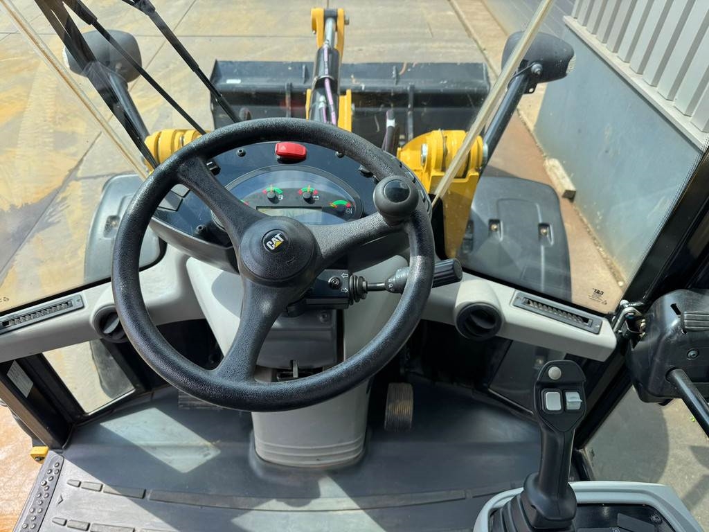 CAT 908M
