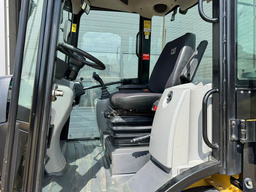 CAT 908M