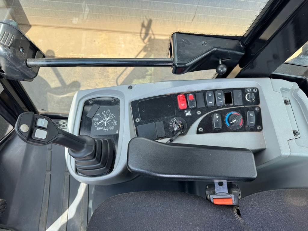 CAT 908M