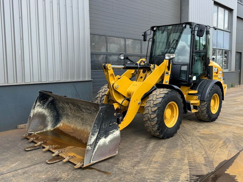 CAT 908M