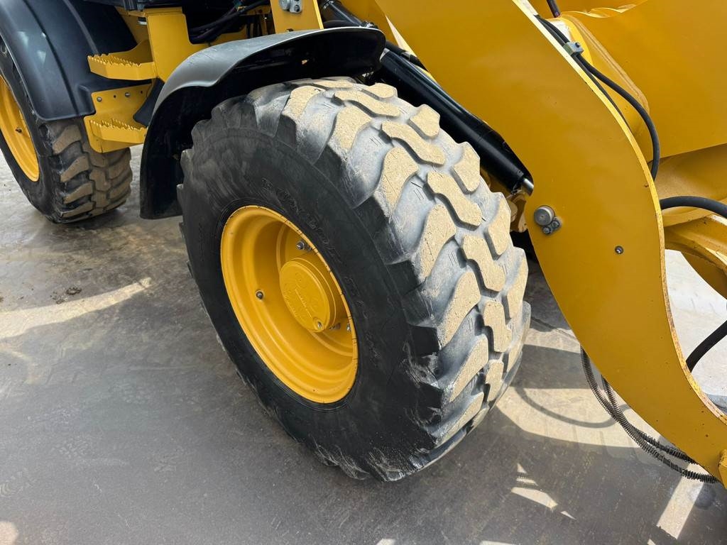CAT 908M