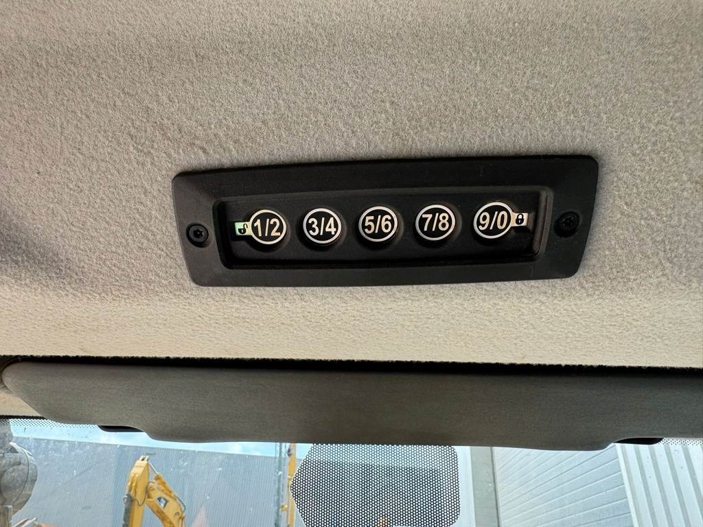 CAT 908M