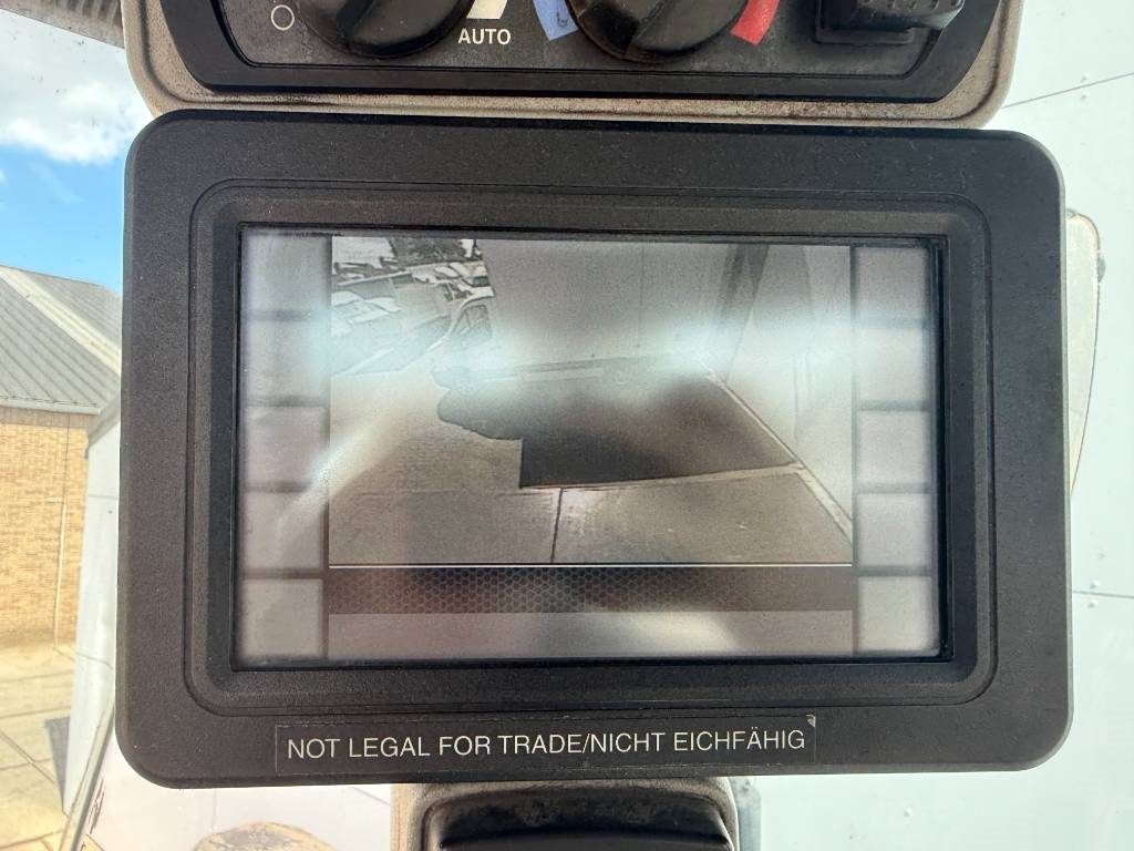 CAT 980M - Central Greasing / Backup Camera