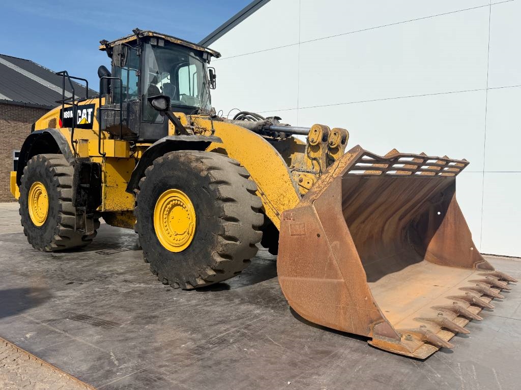 CAT 980M - Central Greasing / Backup Camera