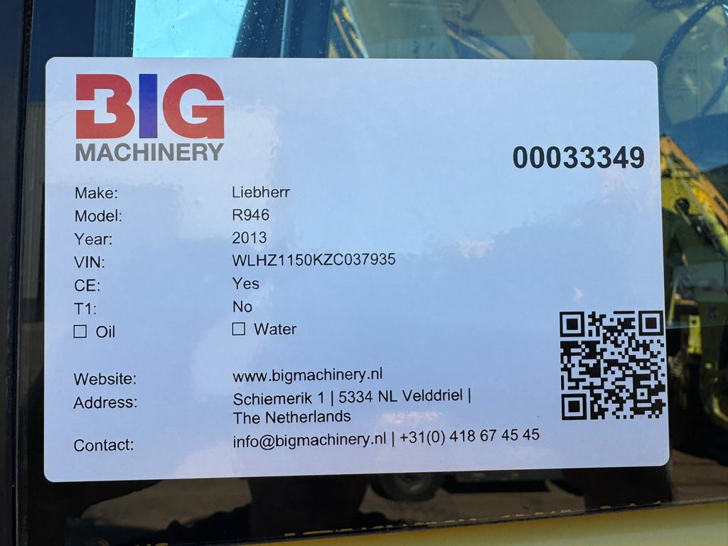 Liebherr R946 - triple boom