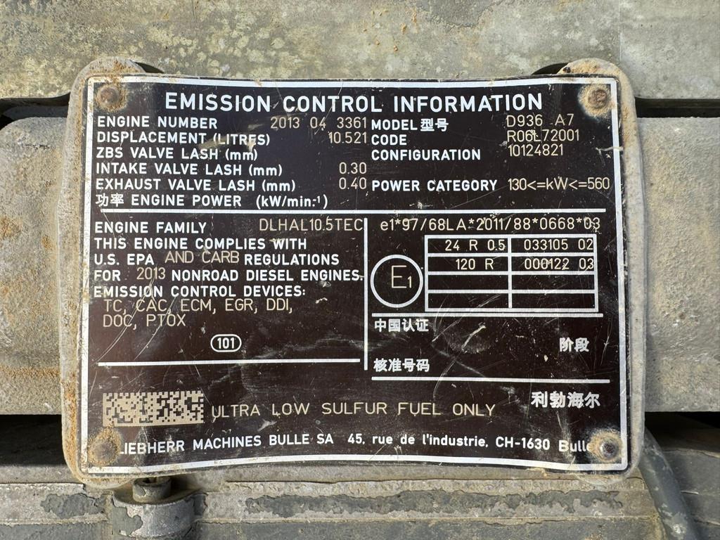 Liebherr R946 - triple boom