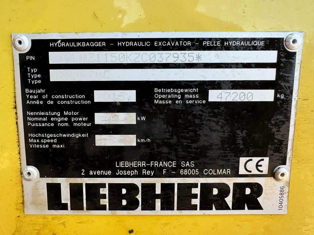 Liebherr R946 - triple boom