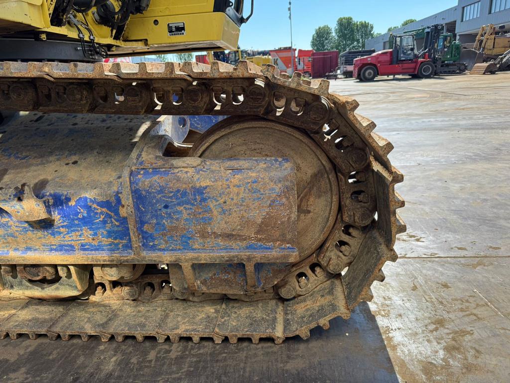 Liebherr R946 - triple boom