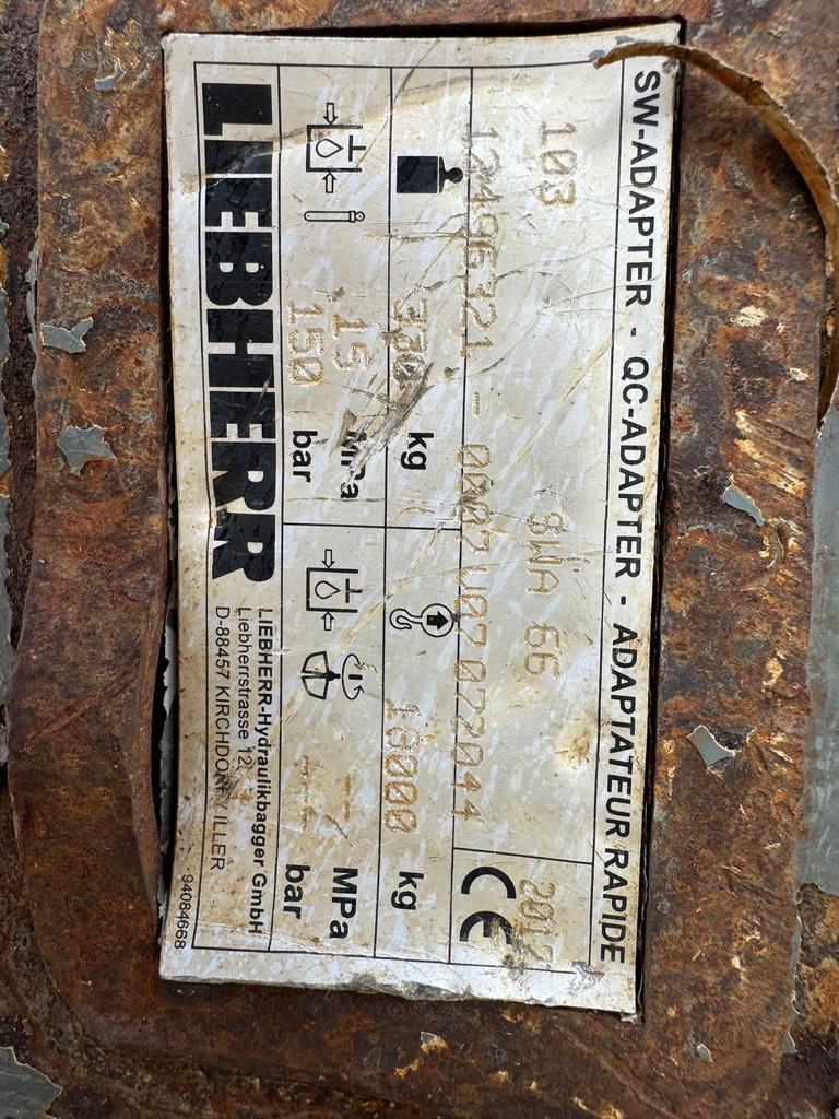 Liebherr R946 - triple boom