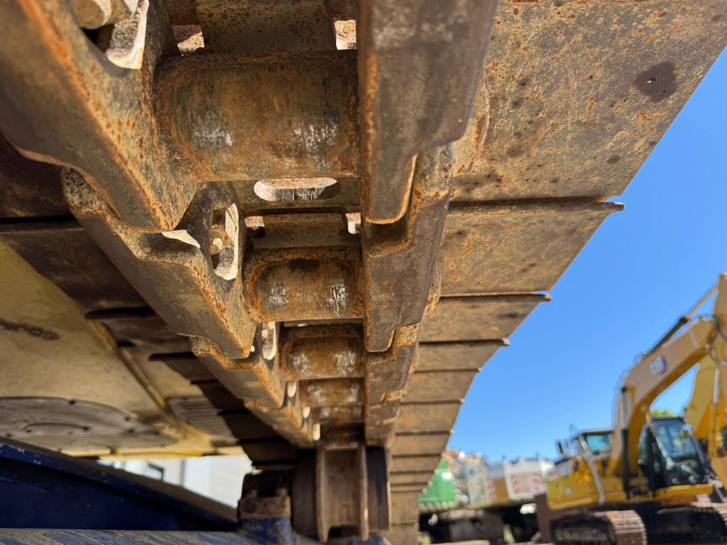 Liebherr R946 - triple boom