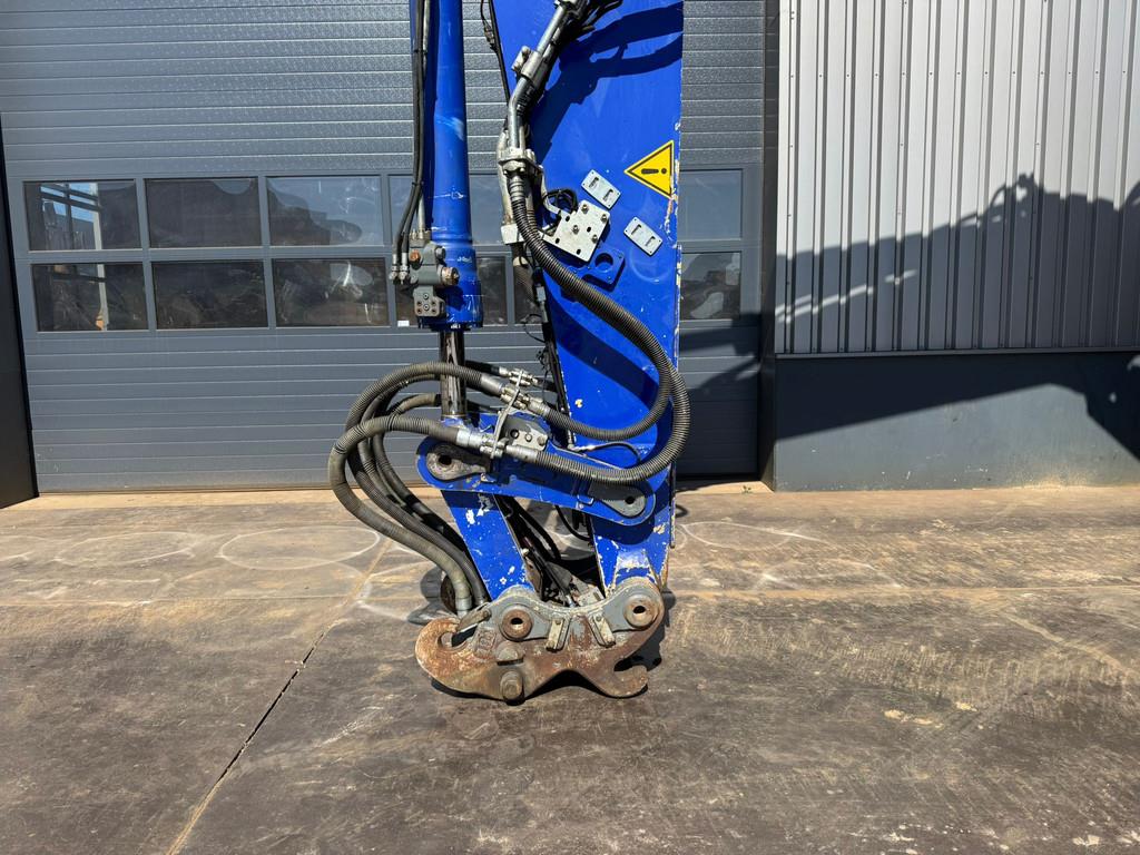 Liebherr R946 - triple boom