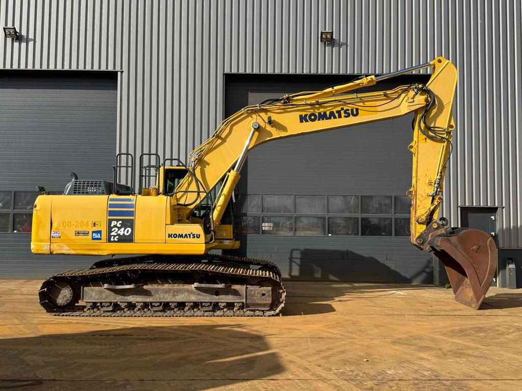 Komatsu PC240LC-10