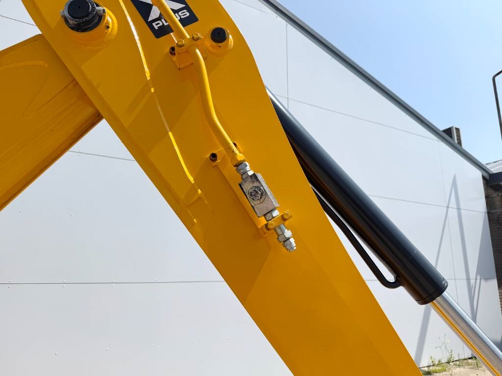 JCB 3DX / 3CX Plus 4WD - New / Unused/ Hammer Lines AC