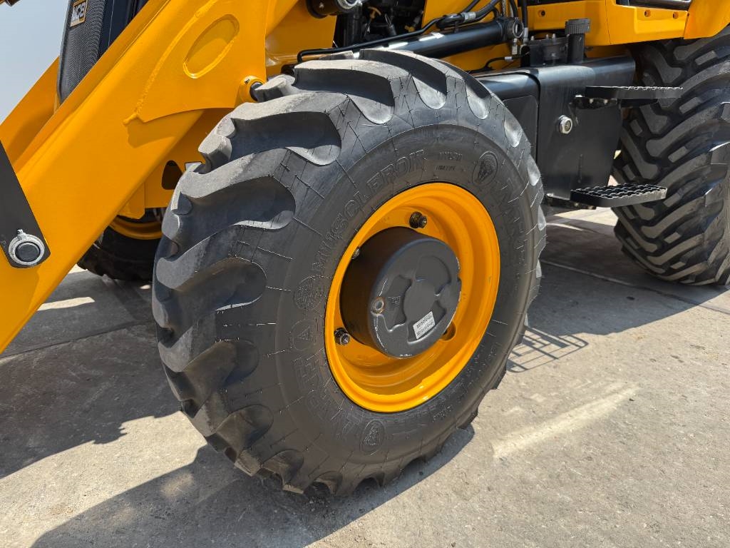 JCB 3DX / 3CX Plus 4WD - New / Unused/ Hammer Lines AC