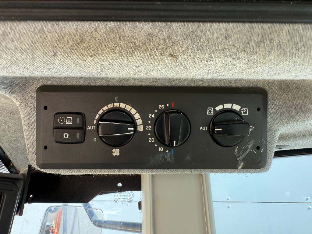 Volvo L120H - 3rd Function / Weight System