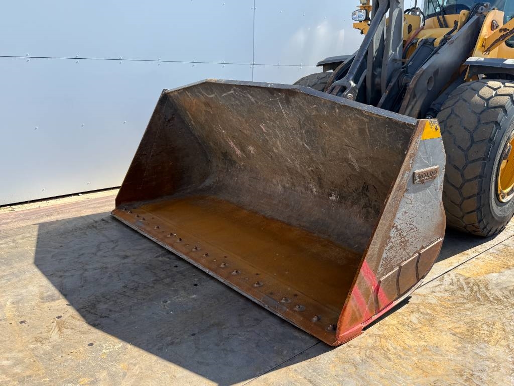 Volvo L120H - 3rd Function / Weight System