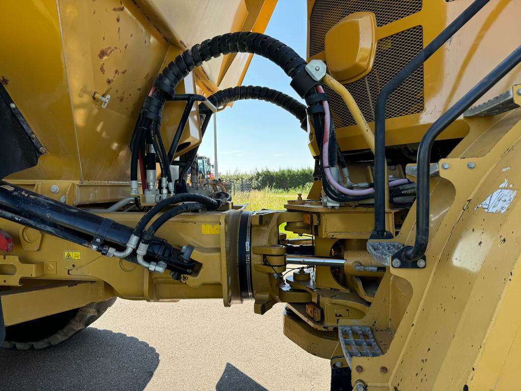 CAT 740B