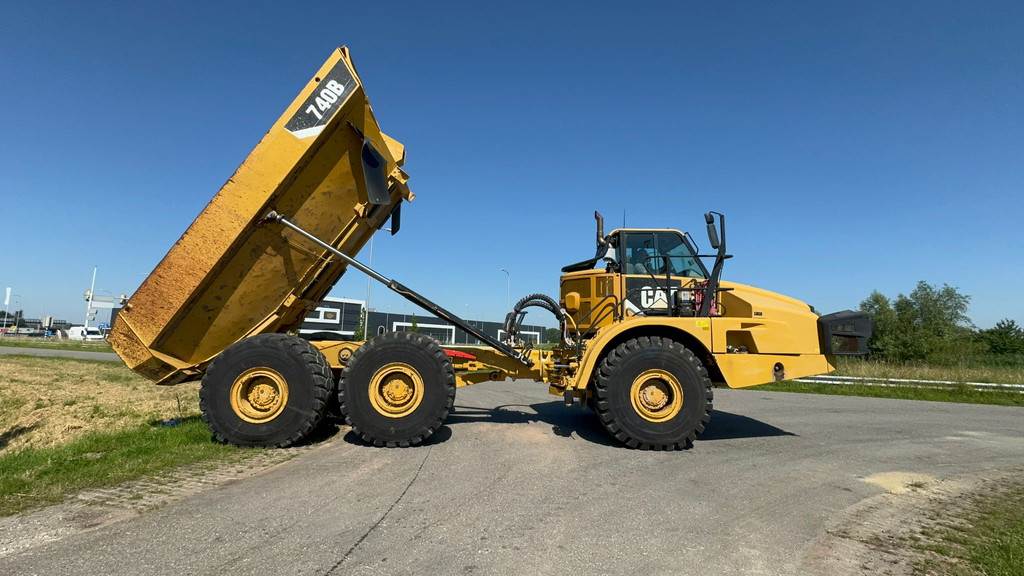 CAT 740B