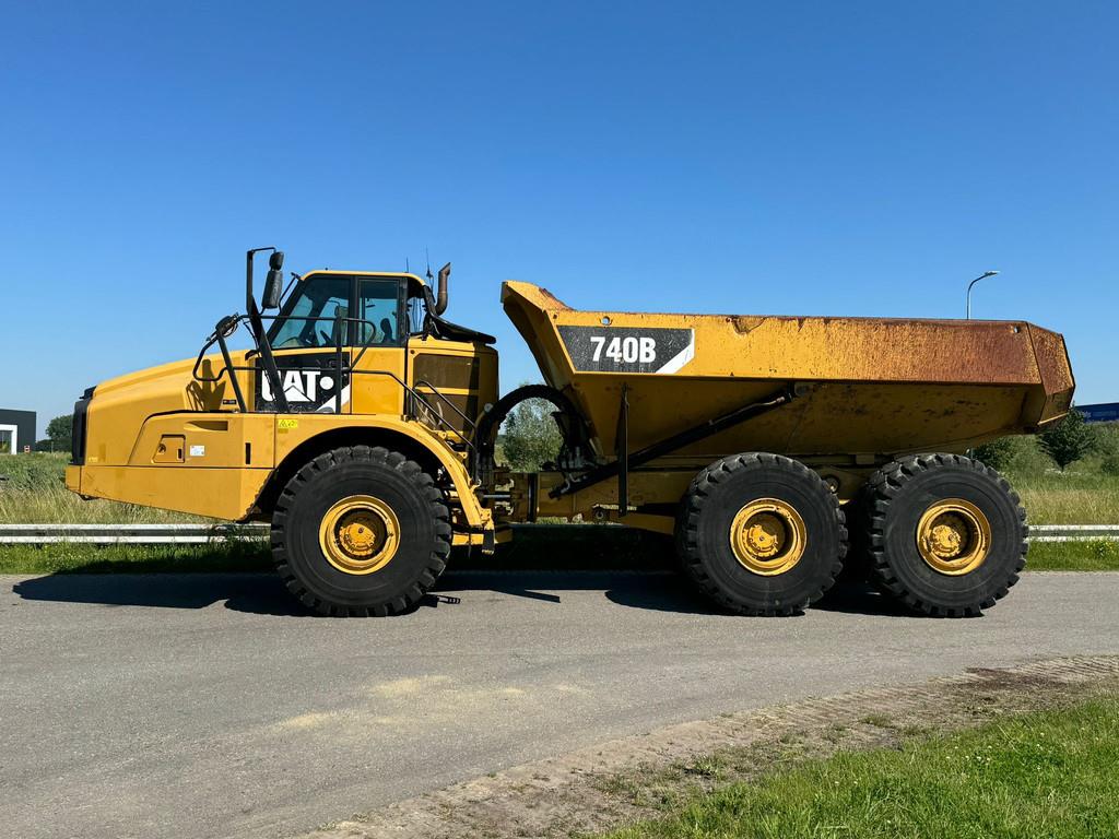 Image for Articulated Dump Trucks 2011 Caterpillar 740B