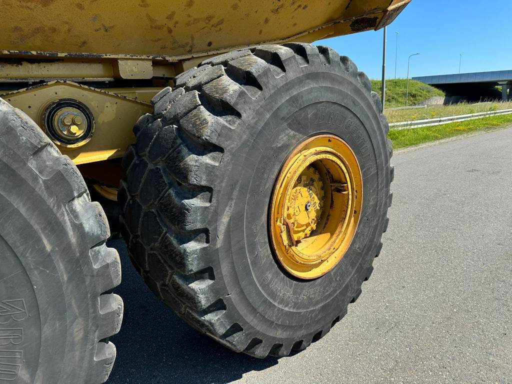 CAT 740B